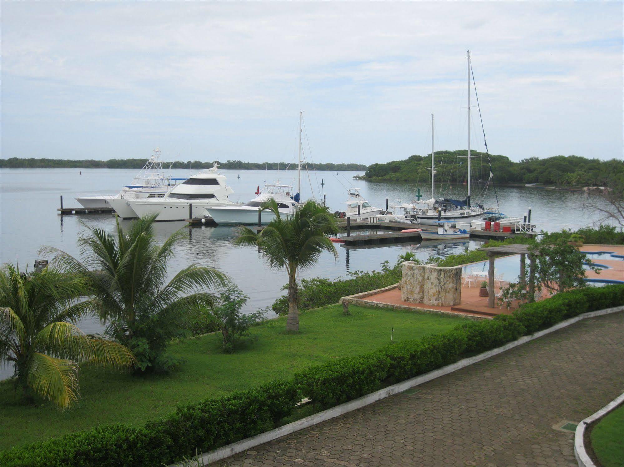 Hotel Marina Puesta Del Sol Aposentillo Exterior foto
